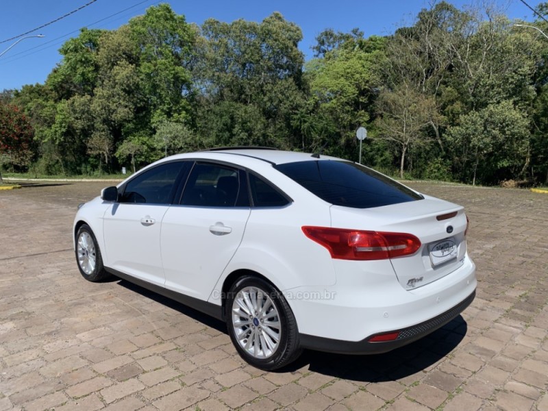 FOCUS 2.0 TITANIUM SEDAN 16V FLEX 4P AUTOMÁTICO - 2017 - GUAPORé