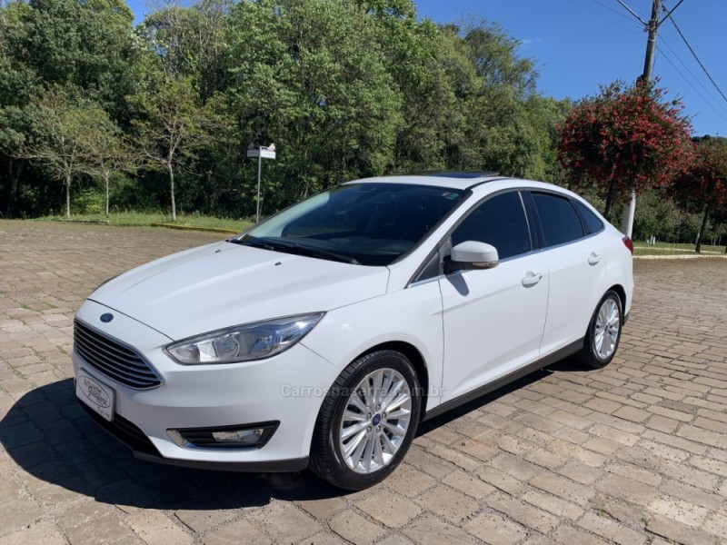 FOCUS 2.0 TITANIUM SEDAN 16V FLEX 4P AUTOMÁTICO - 2017 - GUAPORé