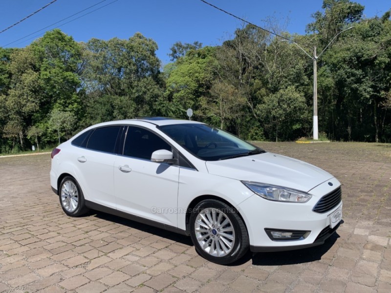 FOCUS 2.0 TITANIUM SEDAN 16V FLEX 4P AUTOMÁTICO