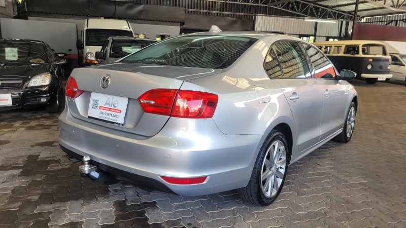 JETTA 2.0 COMFORTLINE FLEX 4P TIPTRONIC - 2012 - GARIBALDI