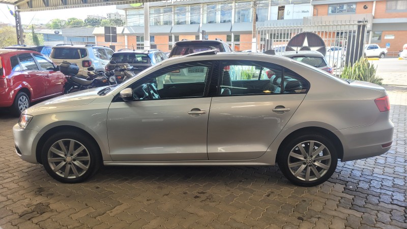 JETTA 2.0 COMFORTLINE FLEX 4P TIPTRONIC - 2012 - GARIBALDI