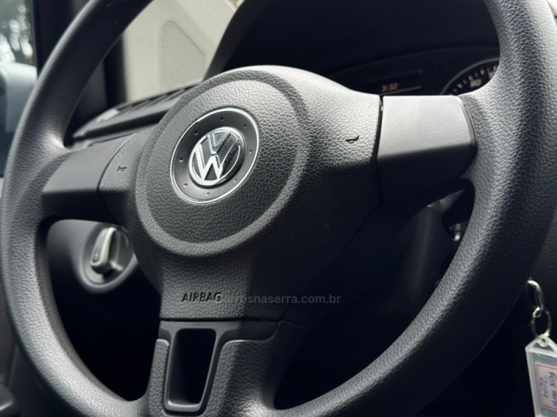 FOX 1.0 MI BLUEMOTION 8V FLEX 4P MANUAL - 2014 - LAGOA VERMELHA