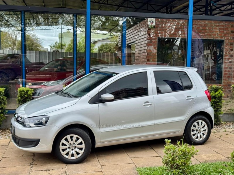FOX 1.0 MI BLUEMOTION 8V FLEX 4P MANUAL - 2014 - LAGOA VERMELHA