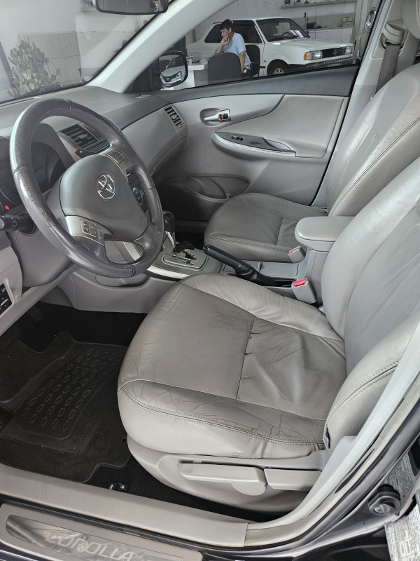 COROLLA 2.0 XEI 16V FLEX 4P AUTOMÁTICO - 2011 - FARROUPILHA
