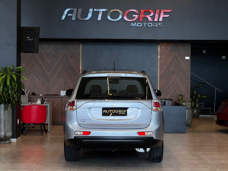 OUTLANDER 2.0 16V GASOLINA 4P AUTOMÁTICO - 2015 - CAMPO BOM