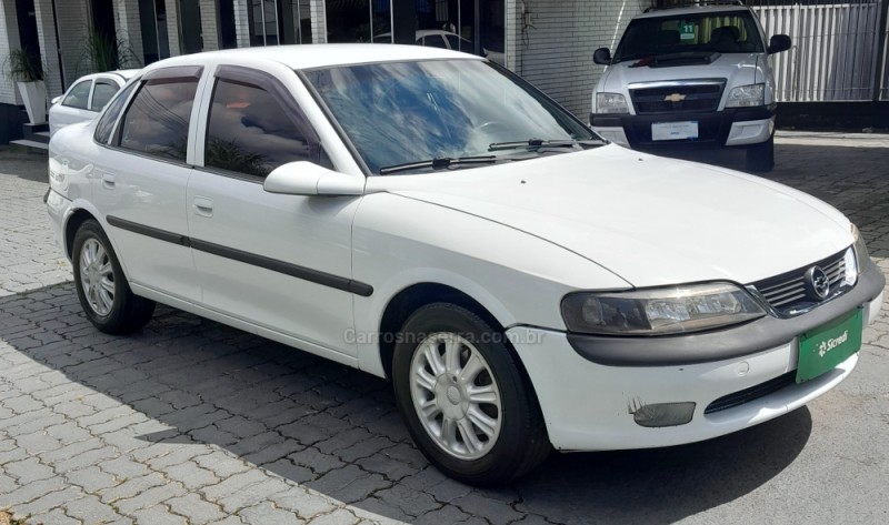 VECTRA 2.2 MPFI CD 16V GASOLINA 4P MANUAL - 1998 - CAXIAS DO SUL