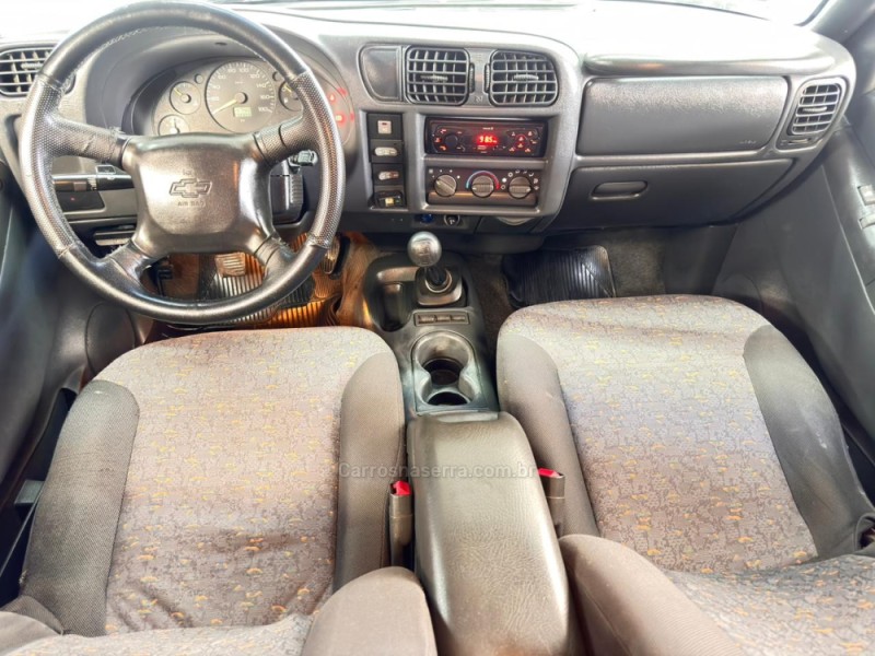 BLAZER 2.4 MPFI 4X2 8V GASOLINA 4P MANUAL - 2001 - CAXIAS DO SUL