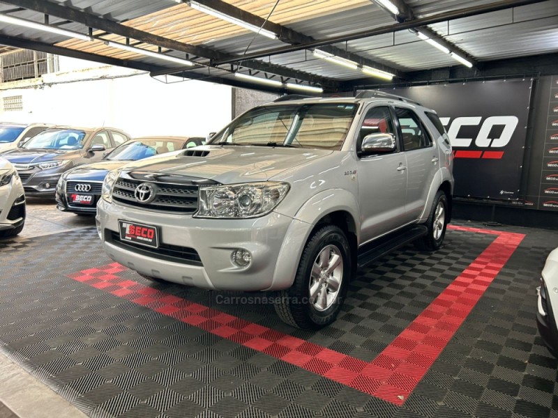 HILUX SW4 3.0 SRV 4X4 7 LUGARES 16V TURBO INTERCOOLER DIESEL 4P AUTOMÁTICO