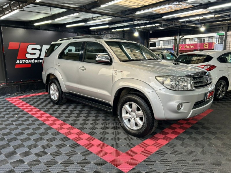 HILUX SW4 3.0 SRV 4X4 7 LUGARES 16V TURBO INTERCOOLER DIESEL 4P AUTOMÁTICO - 2010 - PASSO FUNDO