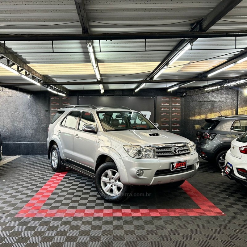 HILUX SW4 3.0 SRV 4X4 7 LUGARES 16V TURBO INTERCOOLER DIESEL 4P AUTOMÁTICO - 2010 - PASSO FUNDO