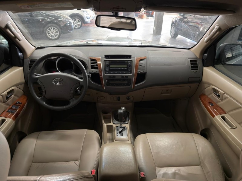 HILUX SW4 3.0 SRV 4X4 7 LUGARES 16V TURBO INTERCOOLER DIESEL 4P AUTOMÁTICO - 2010 - CAXIAS DO SUL