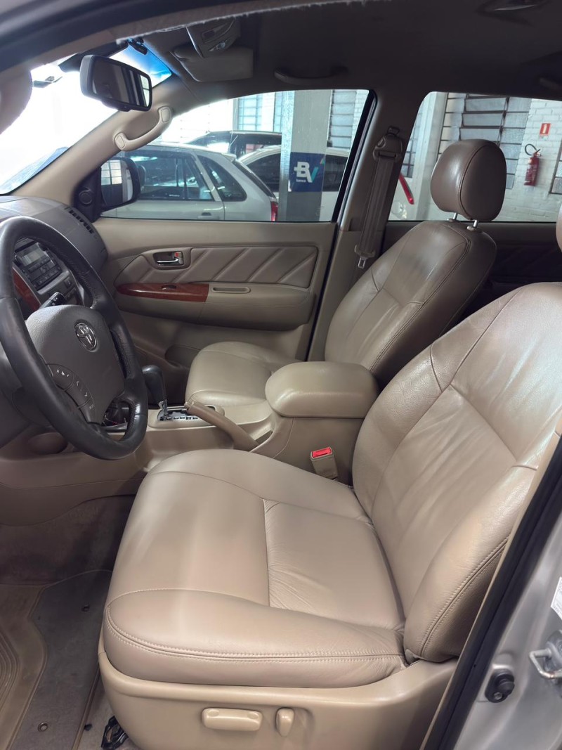 HILUX SW4 3.0 SRV 4X4 7 LUGARES 16V TURBO INTERCOOLER DIESEL 4P AUTOMÁTICO - 2010 - CAXIAS DO SUL