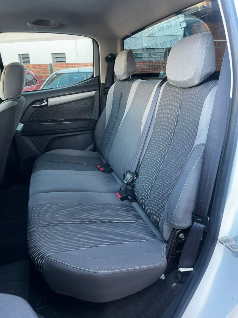 S10 2.4 MPFI ADVANTAGE 4X2 CD 8V FLEX 4P MANUAL - 2016 - LAJEADO