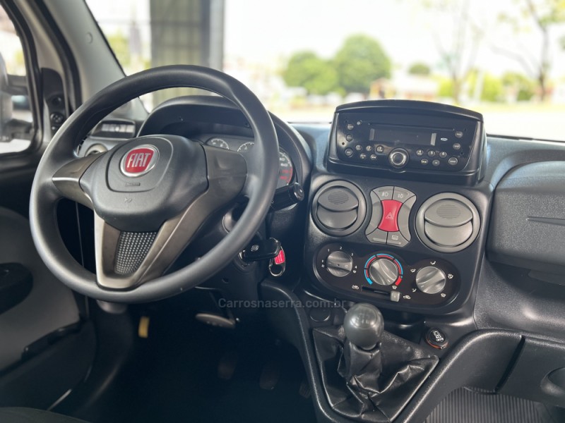 DOBLÓ 1.8 MPI ADVENTURE 8V FLEX 4P MANUAL - 2014 - BOM PRINCíPIO