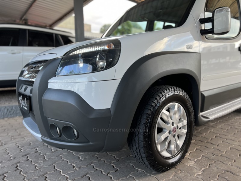 DOBLÓ 1.8 MPI ADVENTURE 8V FLEX 4P MANUAL - 2014 - BOM PRINCíPIO