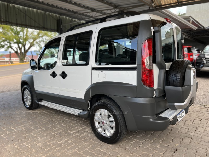 DOBLÓ 1.8 MPI ADVENTURE 8V FLEX 4P MANUAL - 2014 - BOM PRINCíPIO