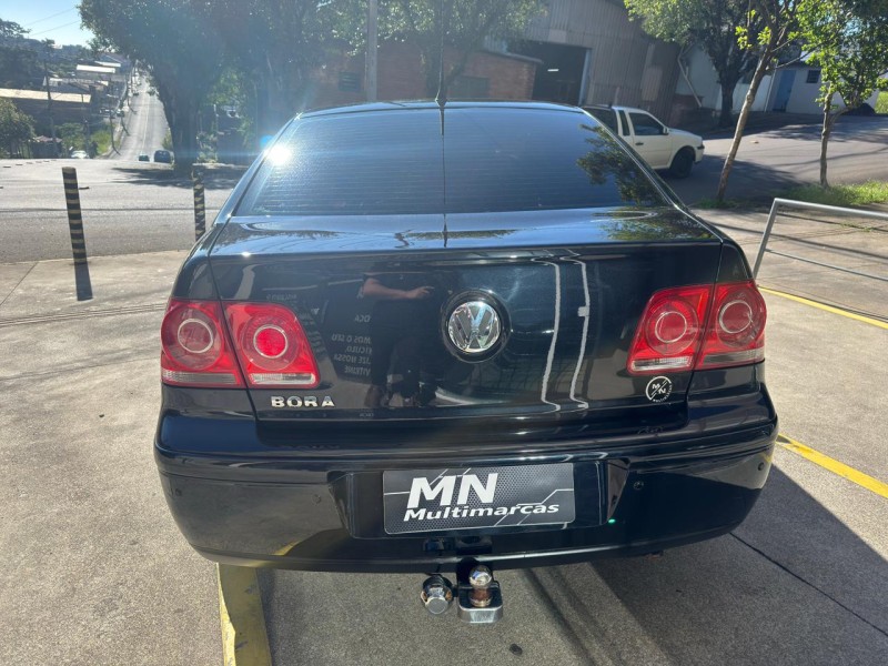 BORA 2.0 MI 8V FLEX 4P MANUAL - 2010 - BENTO GONçALVES