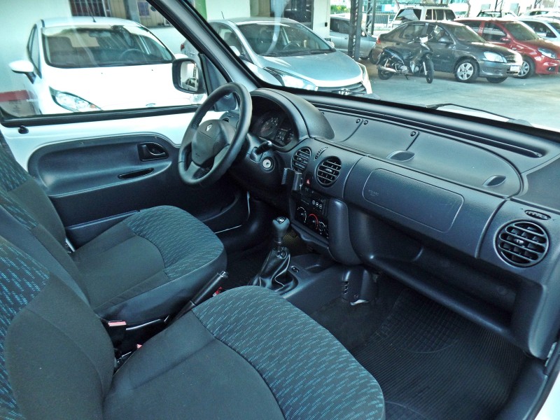 KANGOO 1.6 EXPRESSION 16V FLEX 4P MANUAL - 2016 - CAXIAS DO SUL