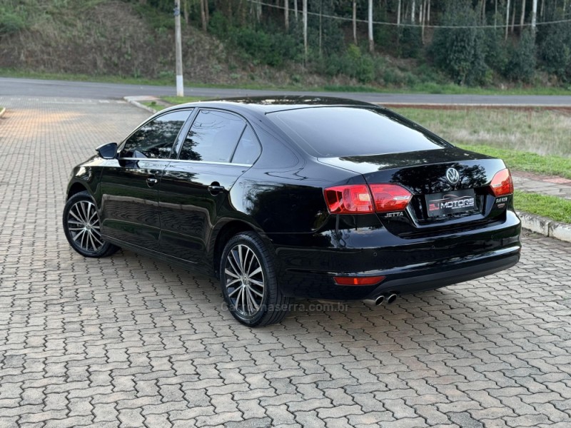 JETTA 2.0 TSI HIGHLINE 211CV GASOLINA 4P DSG - 2011 - CASCA