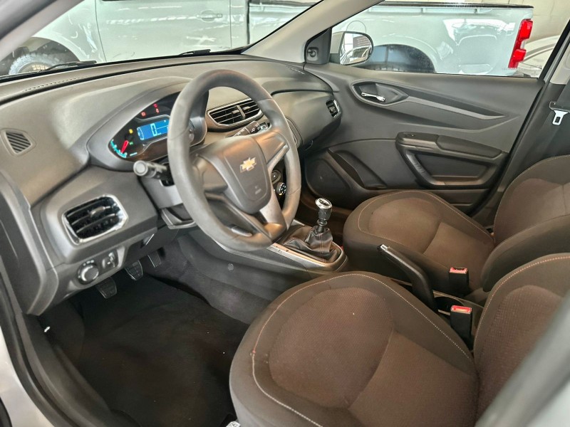 ONIX 1.4 MPFI LT 8V FLEX 4P MANUAL - 2015 - CAXIAS DO SUL