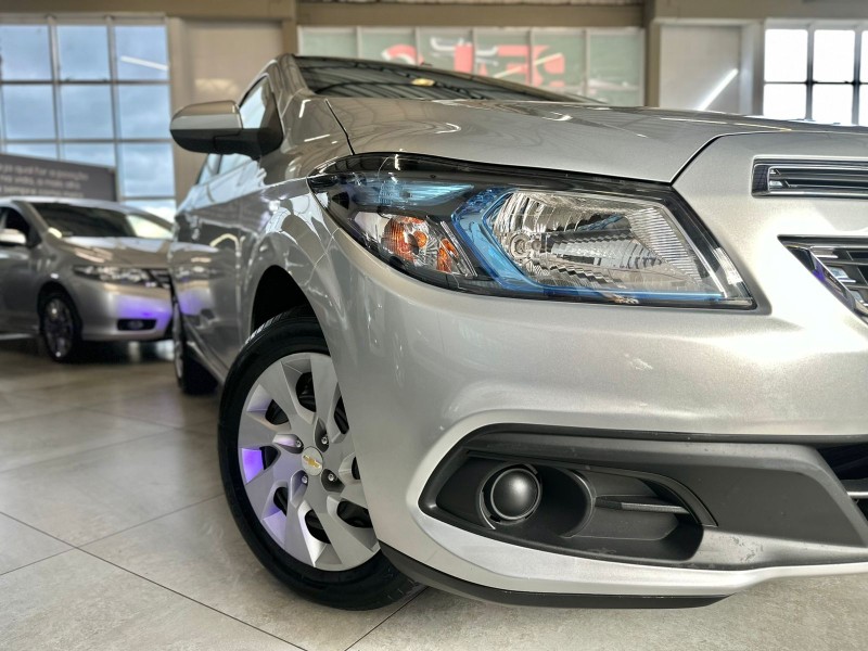 ONIX 1.4 MPFI LT 8V FLEX 4P MANUAL - 2015 - CAXIAS DO SUL