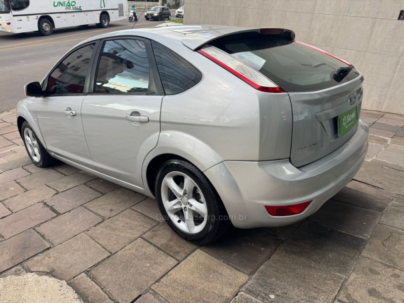 FOCUS 1.6 SE 16V FLEX 4P MANUAL - 2013 - GARIBALDI