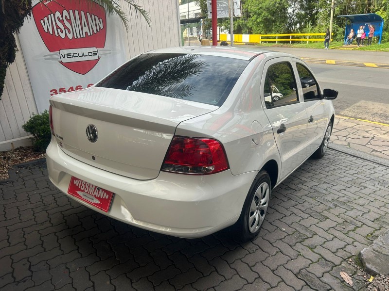 VOYAGE 1.0 12V MPI TOTALFLEX COMFORTLINE 4P MANUAL - 2011 - TRêS COROAS