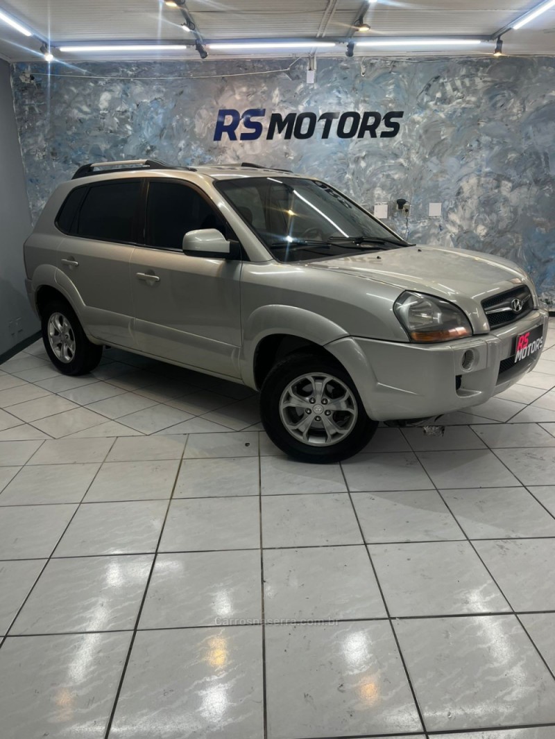 TUCSON 2.0 MPFI GLS 16V 143CV 2WD FLEX 4P AUTOMÁTICO - 2011 - CAXIAS DO SUL