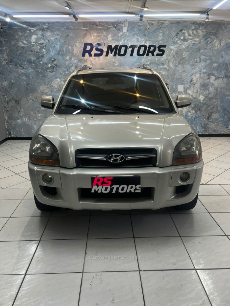 TUCSON 2.0 MPFI GLS 16V 143CV 2WD FLEX 4P AUTOMÁTICO - 2011 - CAXIAS DO SUL