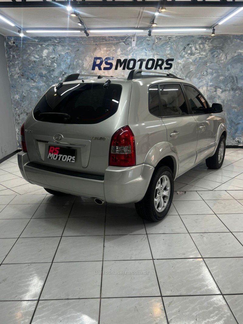 TUCSON 2.0 MPFI GLS 16V 143CV 2WD FLEX 4P AUTOMÁTICO - 2011 - CAXIAS DO SUL