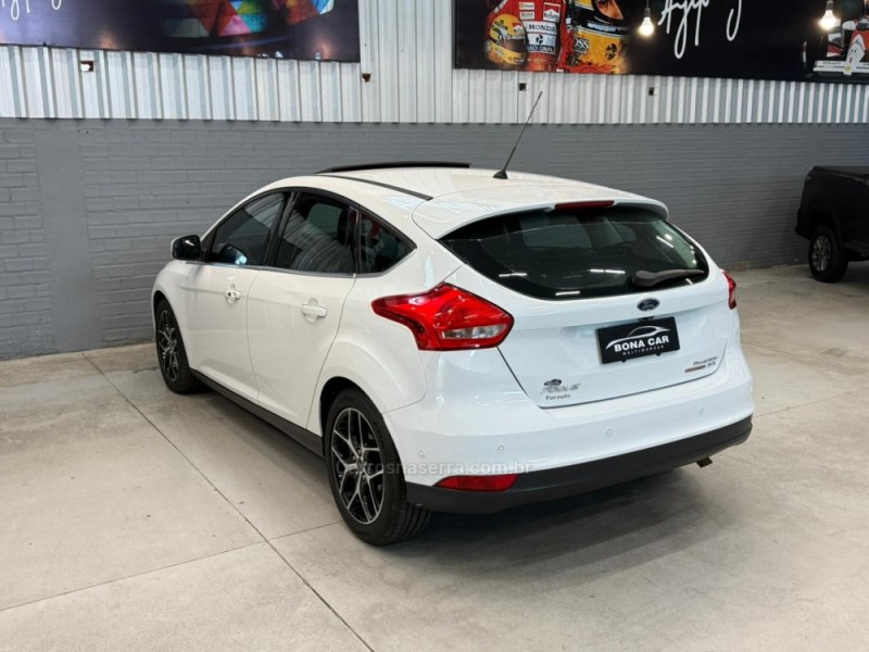 FOCUS 2.0 TITANIUM PLUS HATCH 16V FLEX 4P AUTO - 2016 - CAXIAS DO SUL