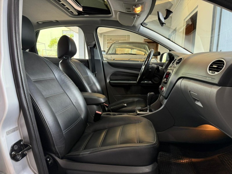 FOCUS 2.0 GHIA 16V GASOLINA 4P AUTOMÁTICO - 2009 - FARROUPILHA
