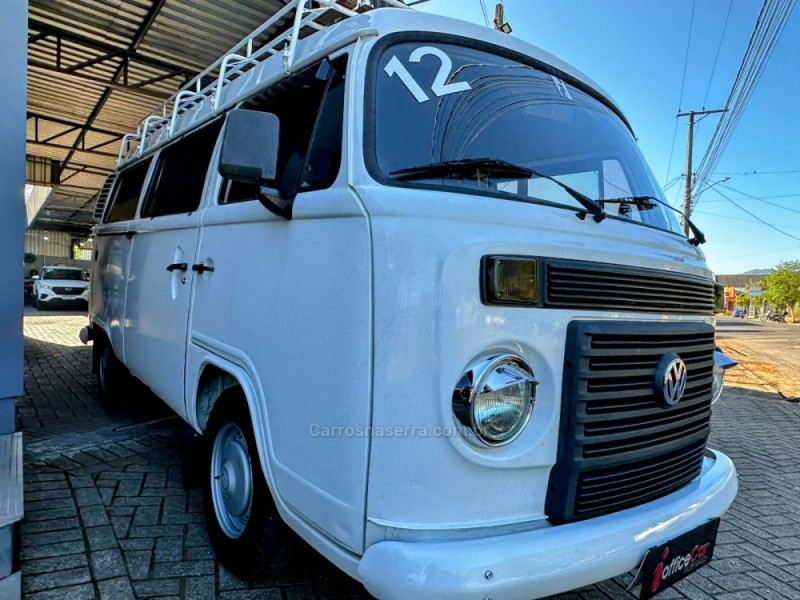 kombi 1.4 mi std lotacao 8v flex 3p manual 2012 tres coroas