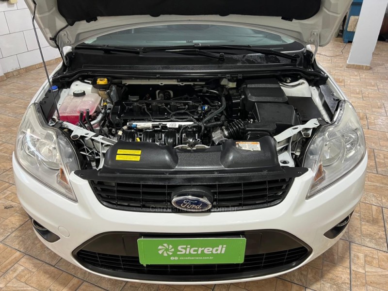 FOCUS 1.6 GLX 16V FLEX 4P MANUAL - 2013 - BENTO GONçALVES