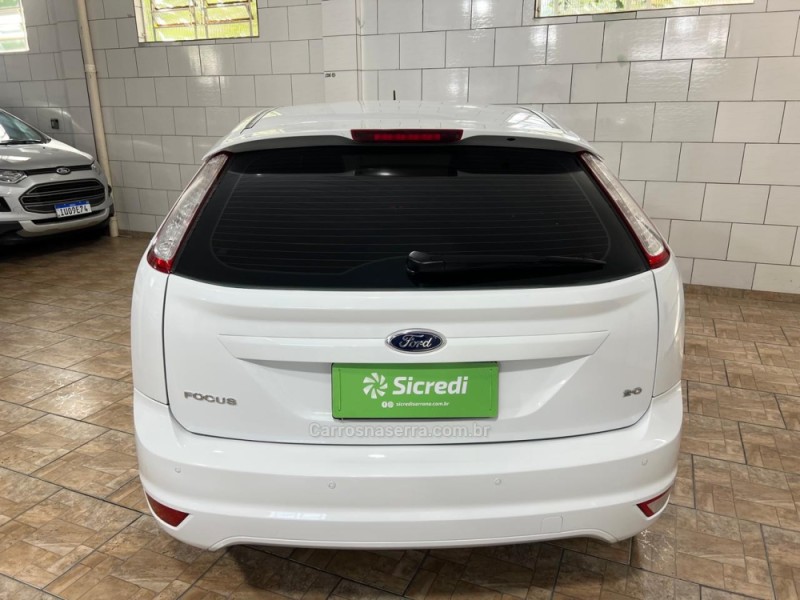 FOCUS 1.6 GLX 16V FLEX 4P MANUAL - 2013 - BENTO GONçALVES