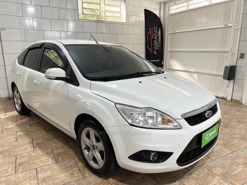 FOCUS 1.6 GLX 16V FLEX 4P MANUAL - 2013 - BENTO GONçALVES