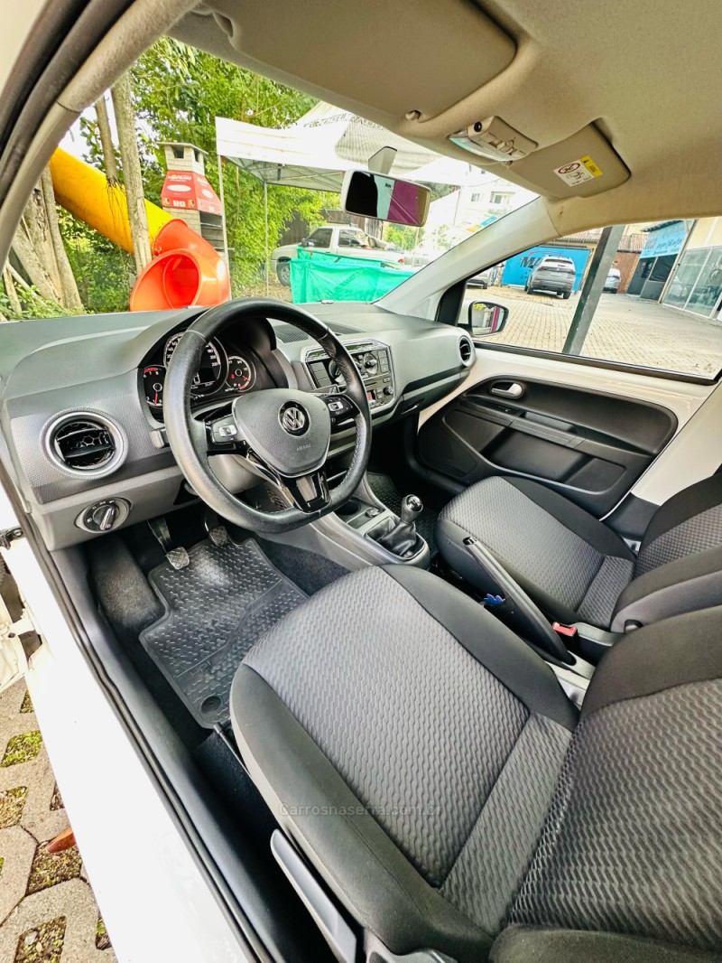 UP 1.0 TSI MOVE UP 12V FLEX 4P MANUAL - 2019 - TAPEJARA
