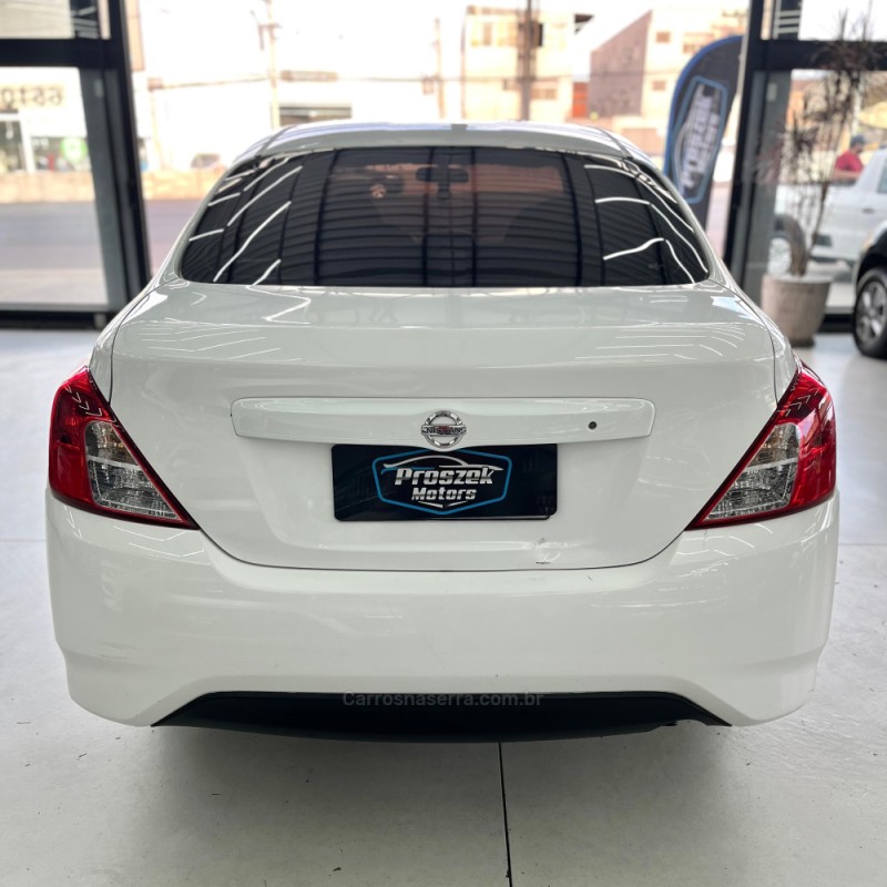 VERSA 1.6 16V FLEX SV 4P XTRONIC - 2018 - CANOAS