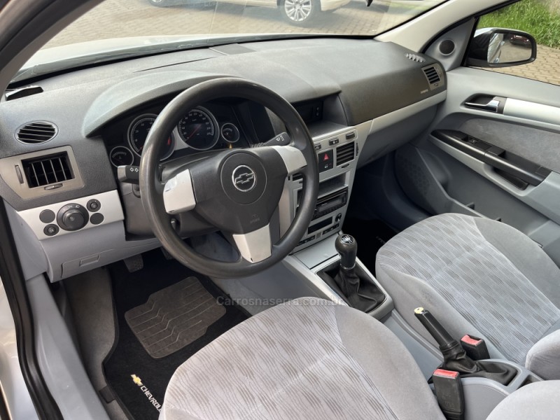 VECTRA 2.0 MPFI ELEGANCE 8V 140CV FLEX 4P MANUAL - 2008 - CAXIAS DO SUL