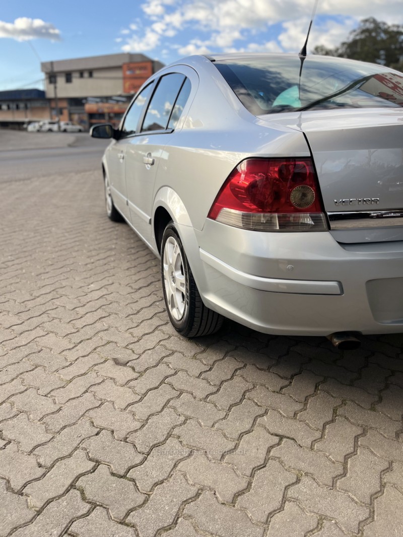 VECTRA 2.0 MPFI ELEGANCE 8V 140CV FLEX 4P MANUAL - 2008 - CAXIAS DO SUL