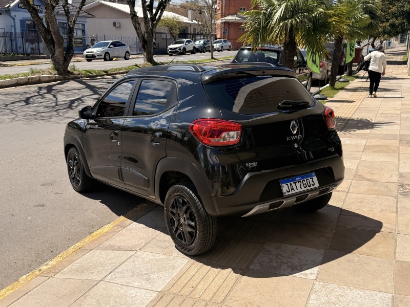 KWID 1.0 12V OUTSIDER FLEX 4P MANUAL - 2022 - FARROUPILHA