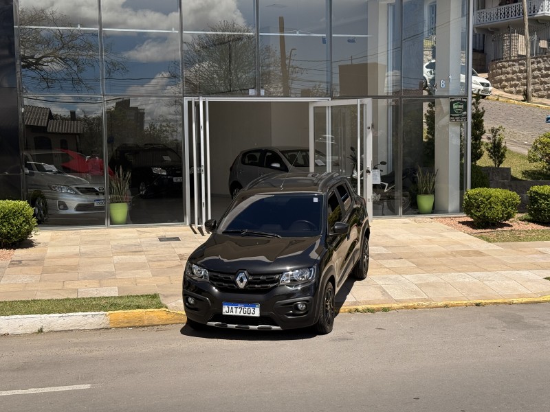 KWID 1.0 12V OUTSIDER FLEX 4P MANUAL - 2022 - FARROUPILHA