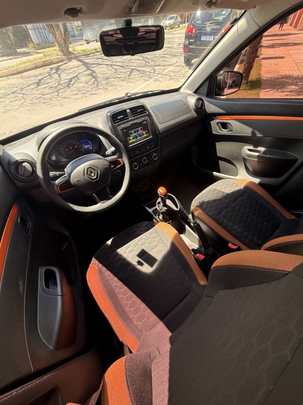 KWID 1.0 12V OUTSIDER FLEX 4P MANUAL - 2022 - FARROUPILHA