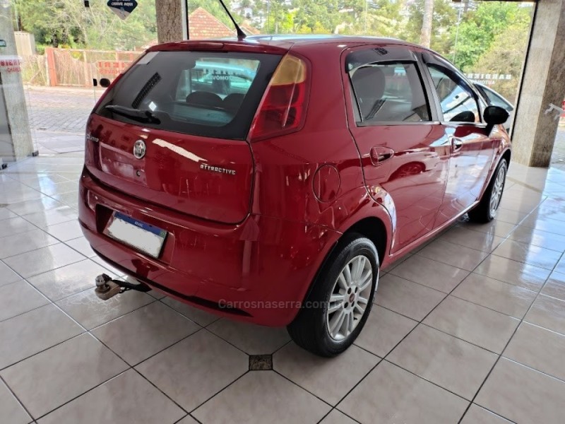 PUNTO 1.4 ATTRACTIVE 8V FLEX 4P MANUAL - 2011 - NOVA PRATA