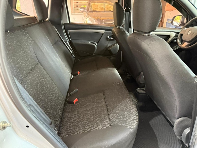 DUSTER 1.6 EXPRESSION 4X2 16V FLEX 4P MANUAL - 2016 - FARROUPILHA