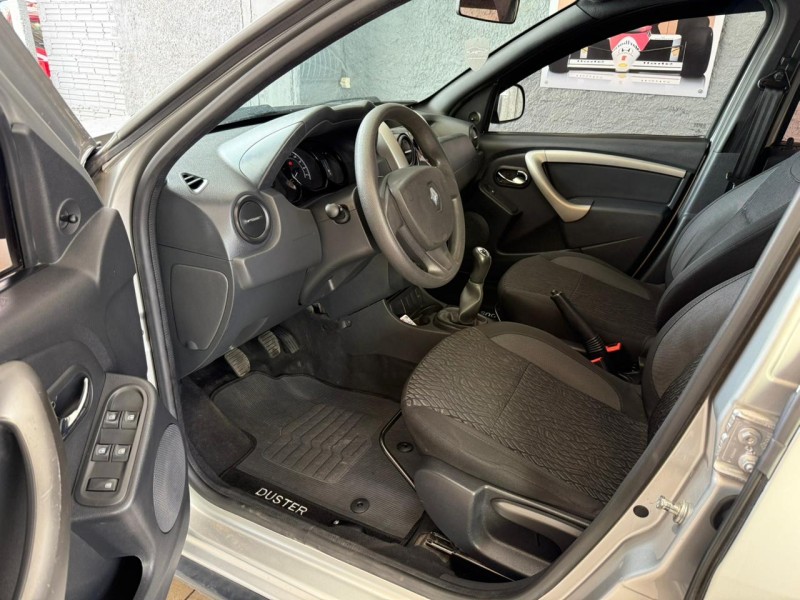 DUSTER 1.6 EXPRESSION 4X2 16V FLEX 4P MANUAL - 2016 - FARROUPILHA