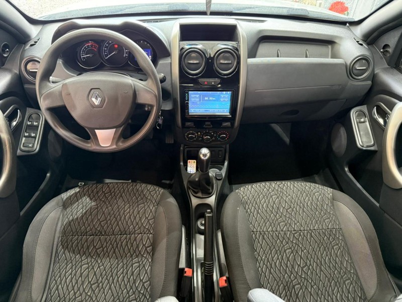 DUSTER 1.6 EXPRESSION 4X2 16V FLEX 4P MANUAL - 2016 - FARROUPILHA