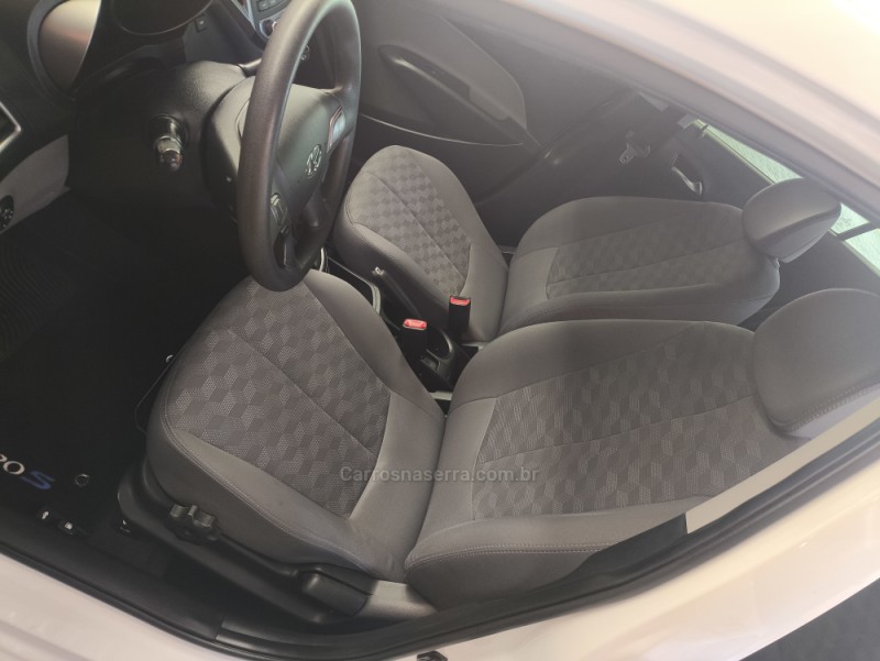 HB20S 1.6 COMFORT PLUS 16V FLEX 4P MANUAL - 2016 - CAXIAS DO SUL