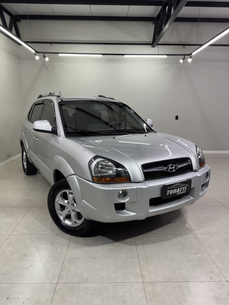 TUCSON 2.0 MPFI GL 16V 142CV 2WD GASOLINA 4P AUTOMÁTICO