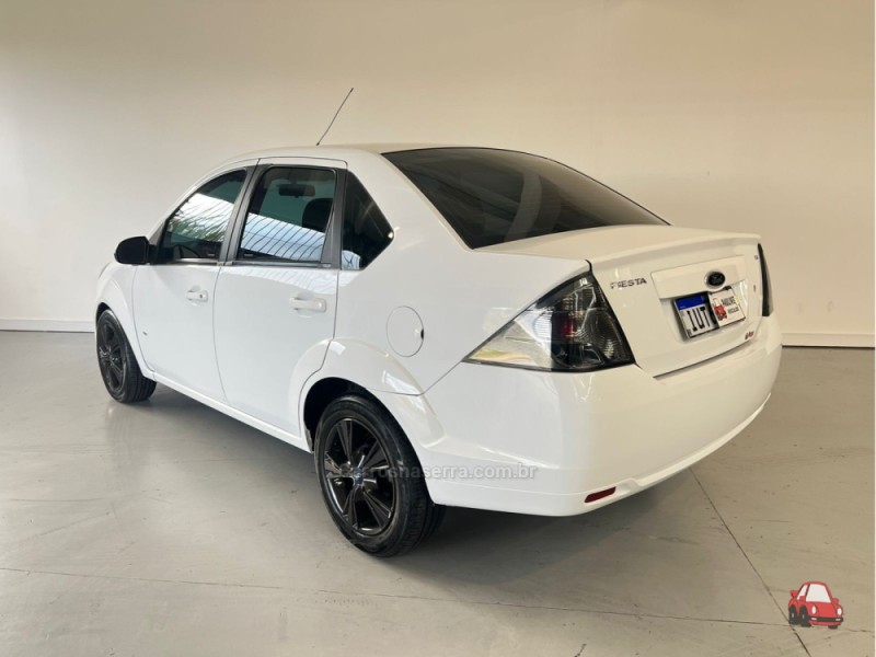 FIESTA 1.6 SE SEDAN 16V FLEX 4P MANUAL - 2014 - CAXIAS DO SUL